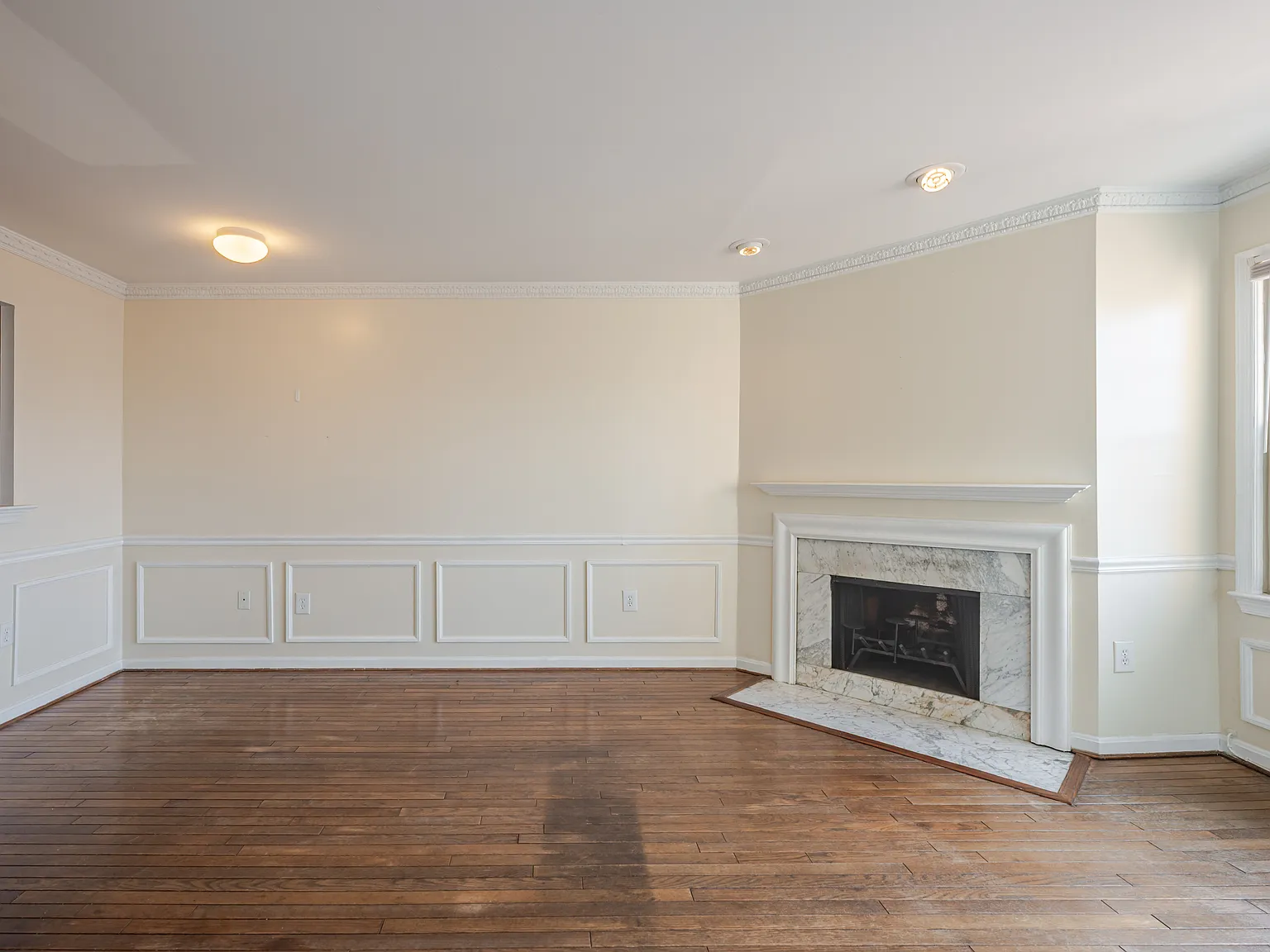 1 bed, $1,833 — Photo 4