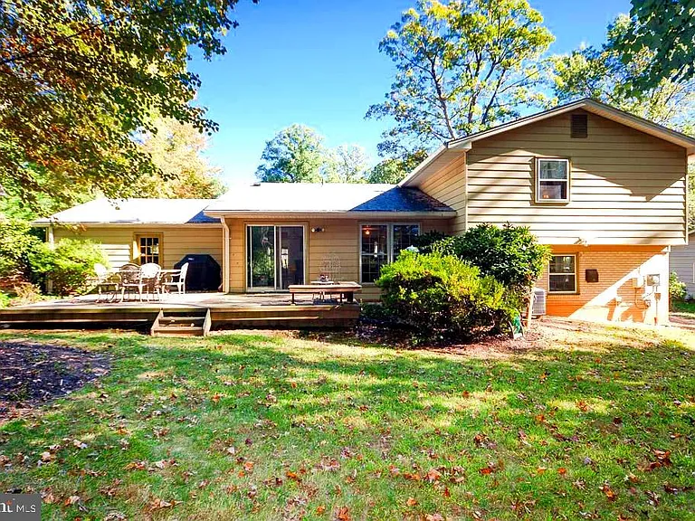 8523 Tysons Ct — Photo 22