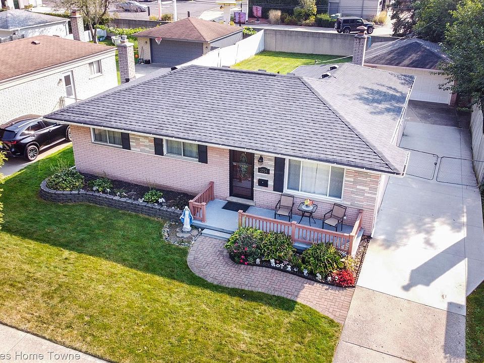 1st image of 2754 Downey Dr
