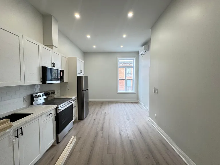 208 King St E #1 — Photo 10