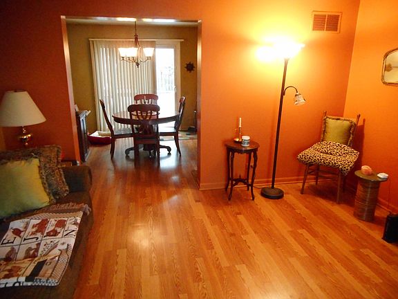 3rd image of 238 Lakeshore Ln #238