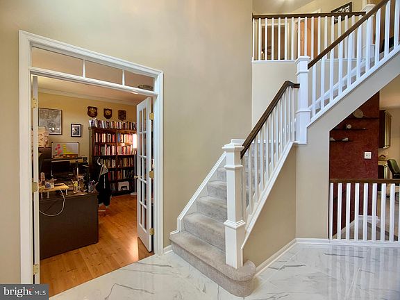 4th image of 4901 Edge Rock Dr
