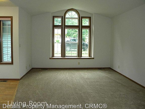 2nd image of 27550 Baywood Dr NE