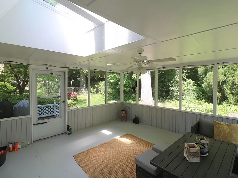 14601 Melinda Ln — Photo 14