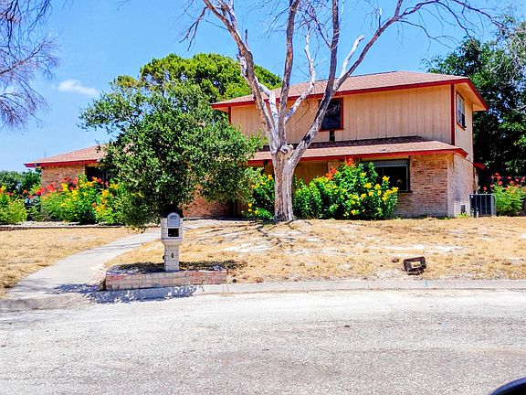 3rd image of 104 Pauline Cir