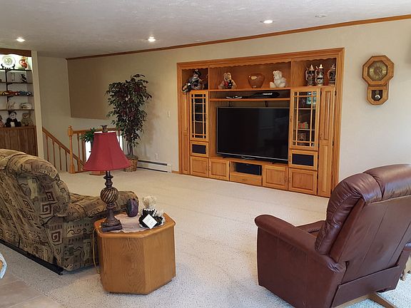 Built-in entertainmentcenter