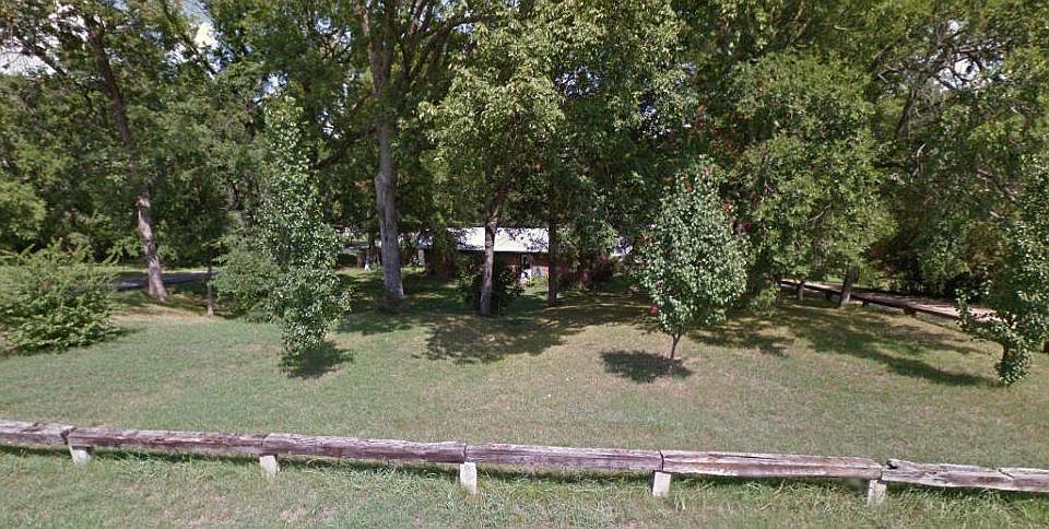 2nd image of 800 Stoddard Ln