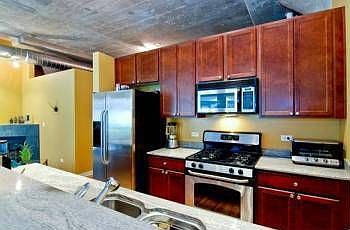 2nd image of 1069 W 14th Pl #76