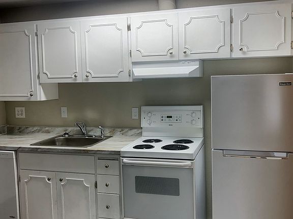 3rd image of 51 NW Columbia Dr #107