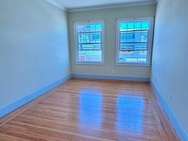 2635 Clement St — Photo 2