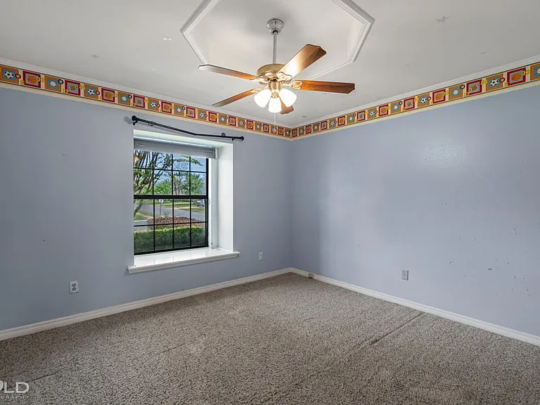 501 Southwood Dr — Photo 11