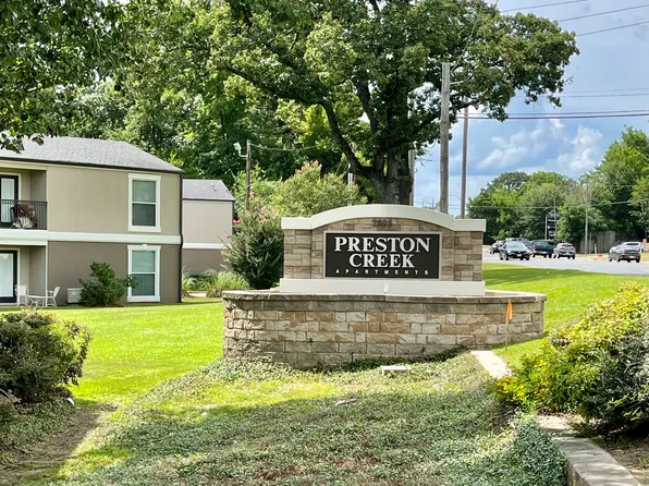 Preston Creek Apartment Homes, 2905 Gilmer Rd #233, Longview, TX 75604