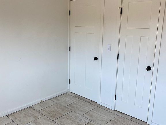 Bed 2 closet