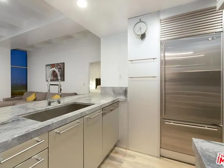 1155 N La Cienega Blvd #3 — Photo 6