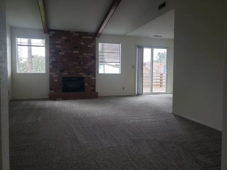 5522 Beechwood Ct S — Photo 7