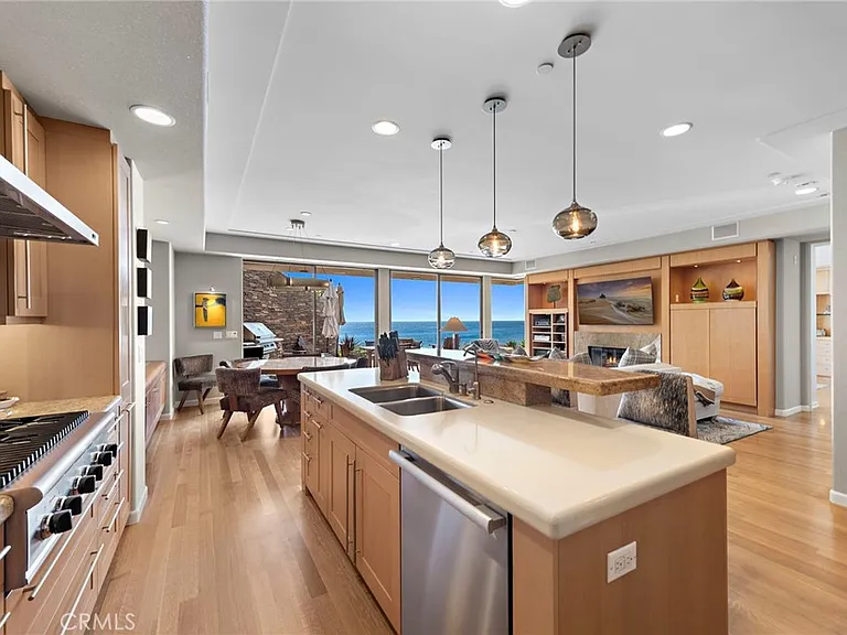 1603 S Coast Hwy #F — Photo 3