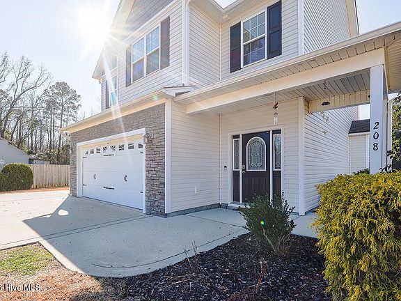3rd image of 208 Coqui Court