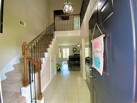 3rd image of 7403 Woodland West Dr