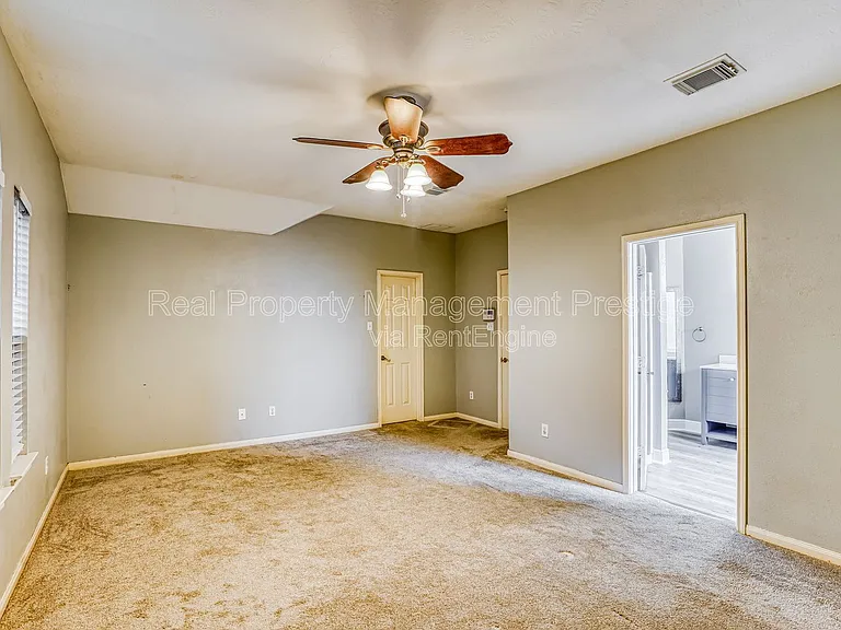 1122 Chase Park Dr — Photo 9