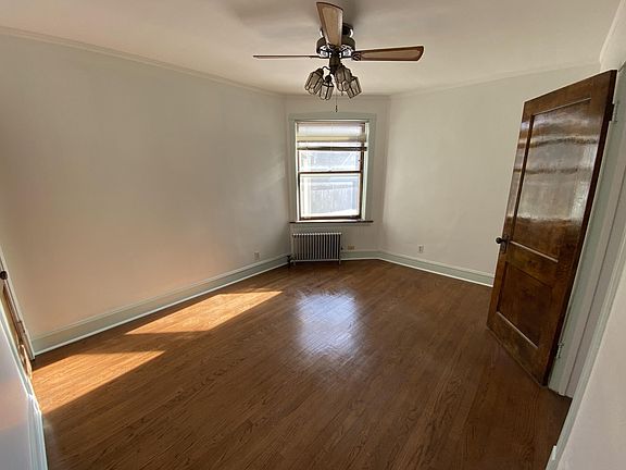 5th image of 2163 W Touhy Ave #1