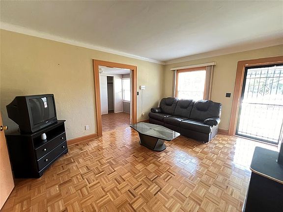 4th image of 4754 1ST AVENUE N