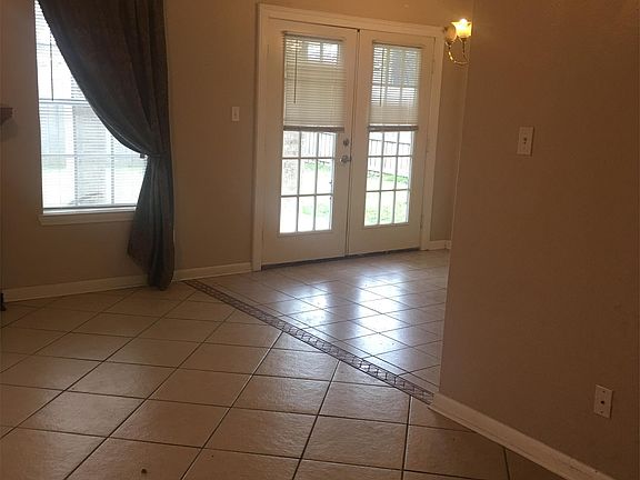 3rd image of 510 Shannons Way