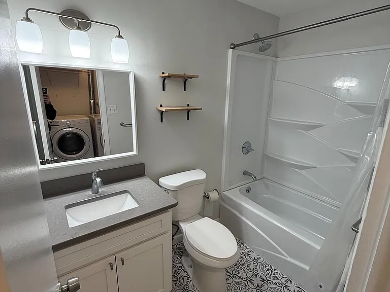 874 Oakdale Dr — Photo 12