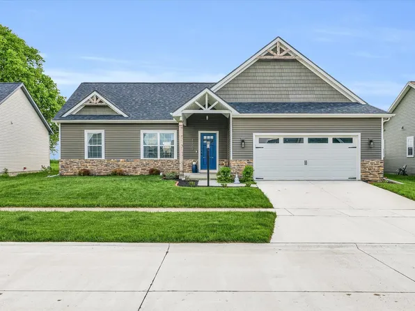 1707 Hillshire Dr, Urbana, IL 61802