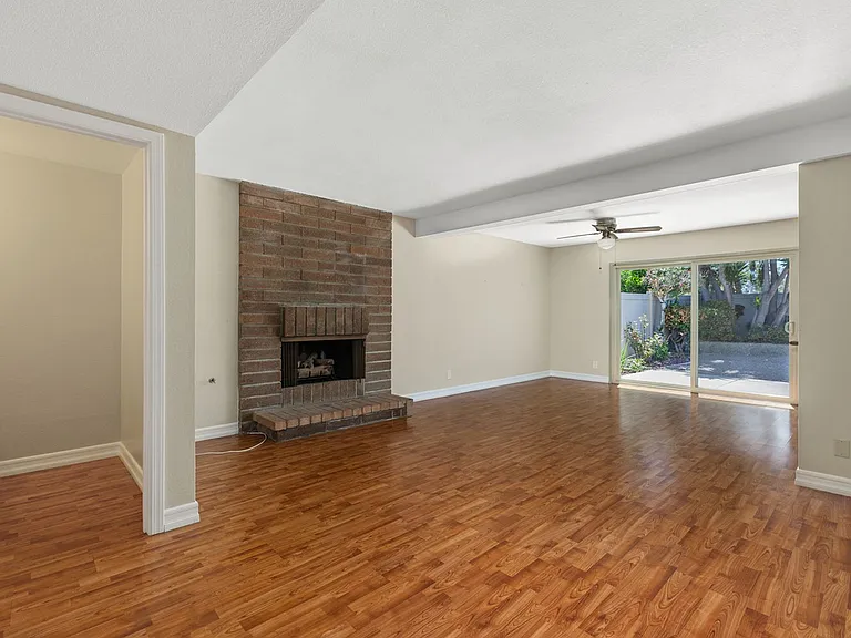 1925 Circle Park Ln — Photo 12