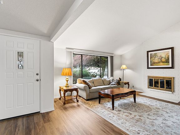 2nd image of 2318 SE Balboa Dr