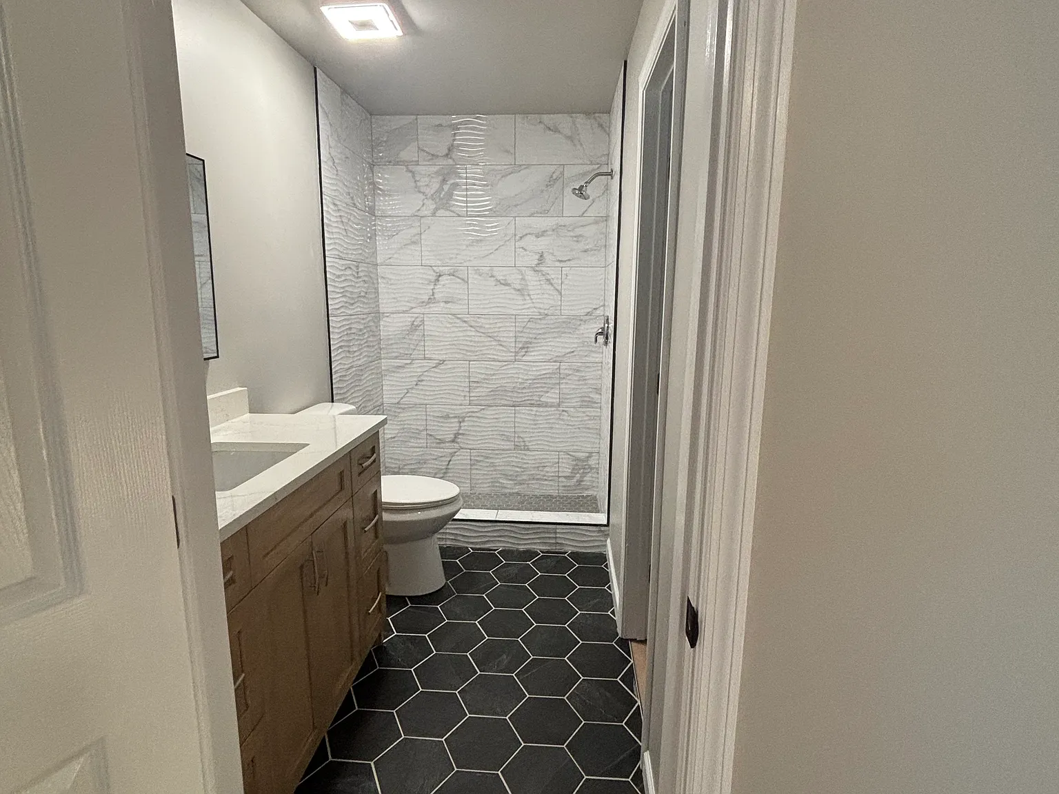 2 bed, 1090 sqft, $2,100 — Photo 4