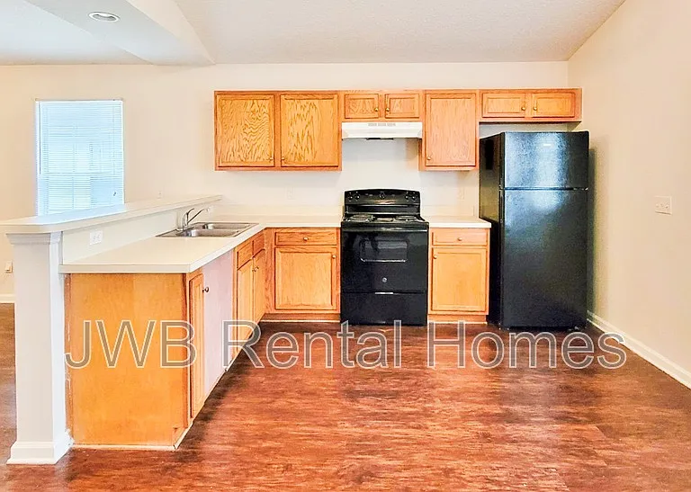 6609 Miriam St — Photo 2