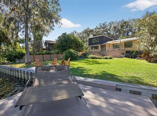 511 S Riverhills Dr, Temple Terrace, FL 33617