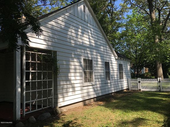 3rd image of 2441 Westwood St