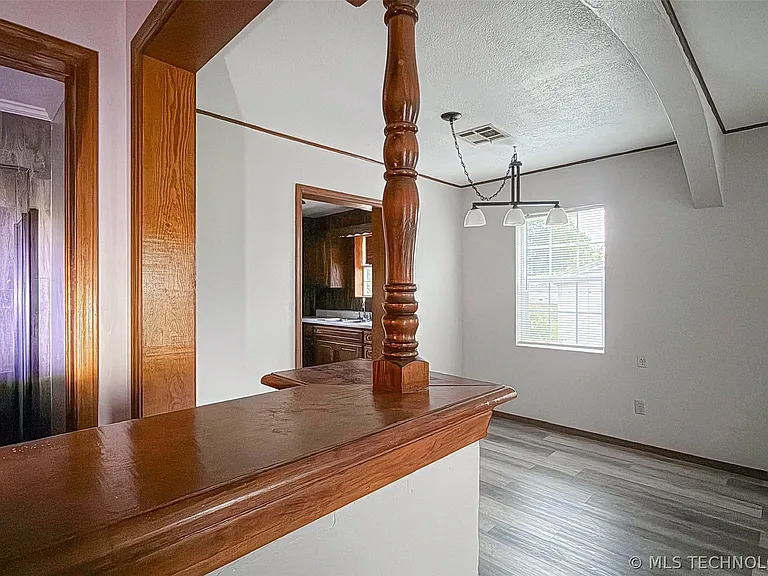 613 W 23rd St — Photo 28
