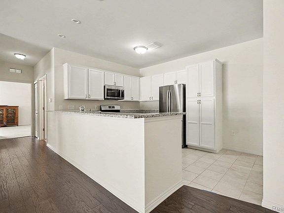 5th image of 6996 Boulder Pointe Dr