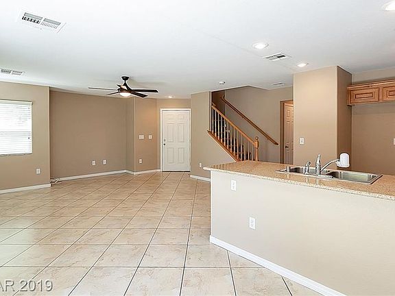 5th image of 8276 Amphora St