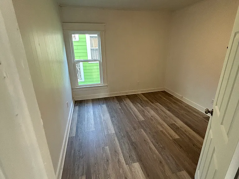 323 W Calthrop Ave #2 — Photo 25