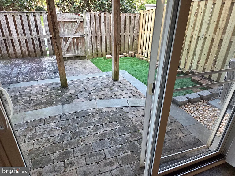 5504 Sacramento Mews Pl — Photo 40