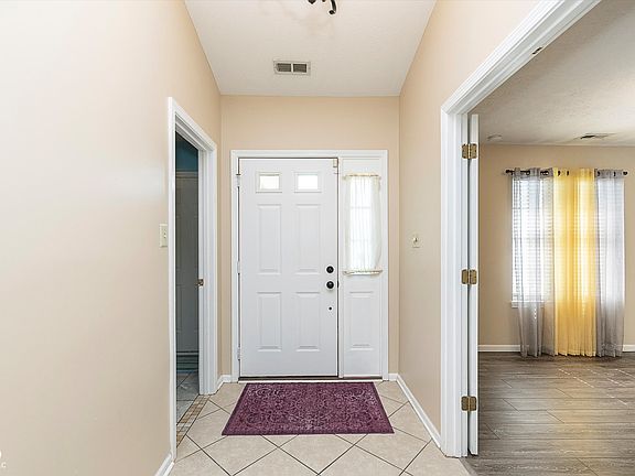 3rd image of 10112 Park Royale Dr