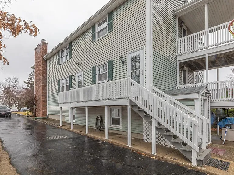 203 Windmill St — Photo 13