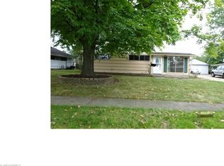 8690 Lynnhaven Rd, Parma Heights, OH 44130