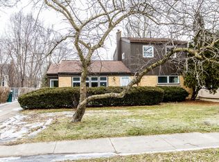 2184 Techny Rd, Northbrook, IL 60062
