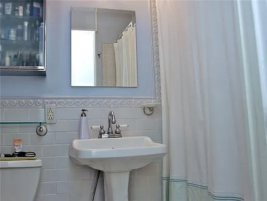 Sold by Avenue Sotheby's International Realty | media 15