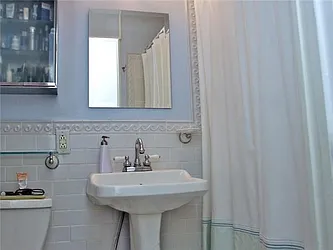 Sold by Avenue Sotheby's International Realty