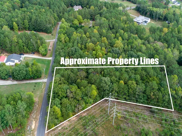 35 Crabtree Dr, Tunnel Hill, GA 30755