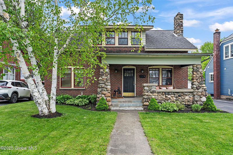 2nd image of 28 Phillips Avenue
