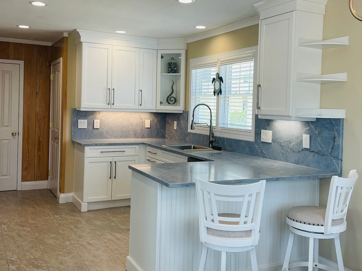 4 bed, 1600 sqft, $6,400 — Photo 3