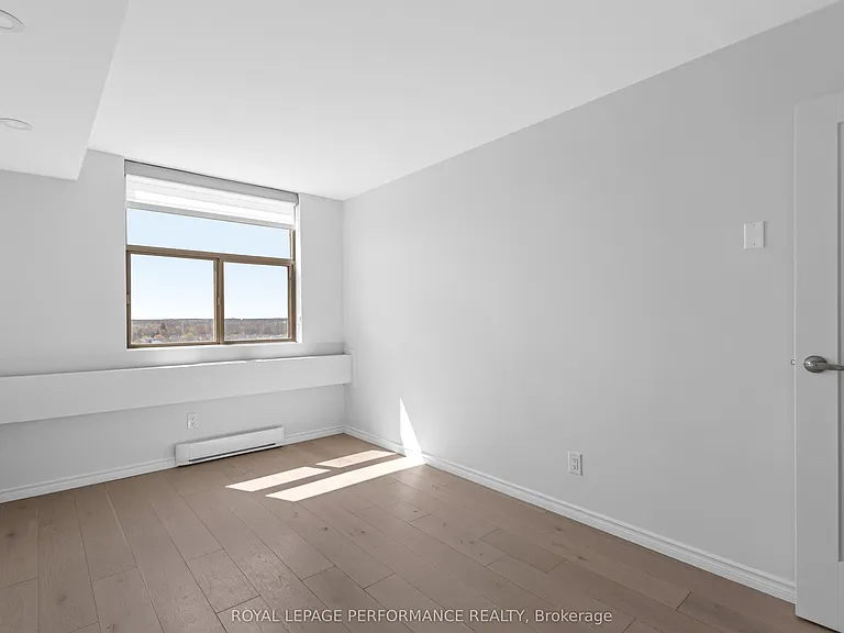 2760 Carousel Cres #1606 — Photo 18