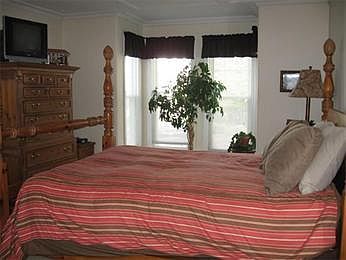 5th image of 11 Haseltine St #A